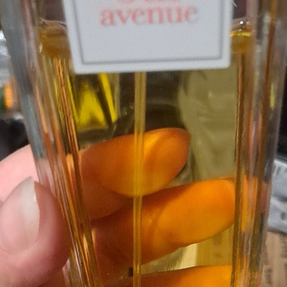 5th Avenue - Picture 2 of 3